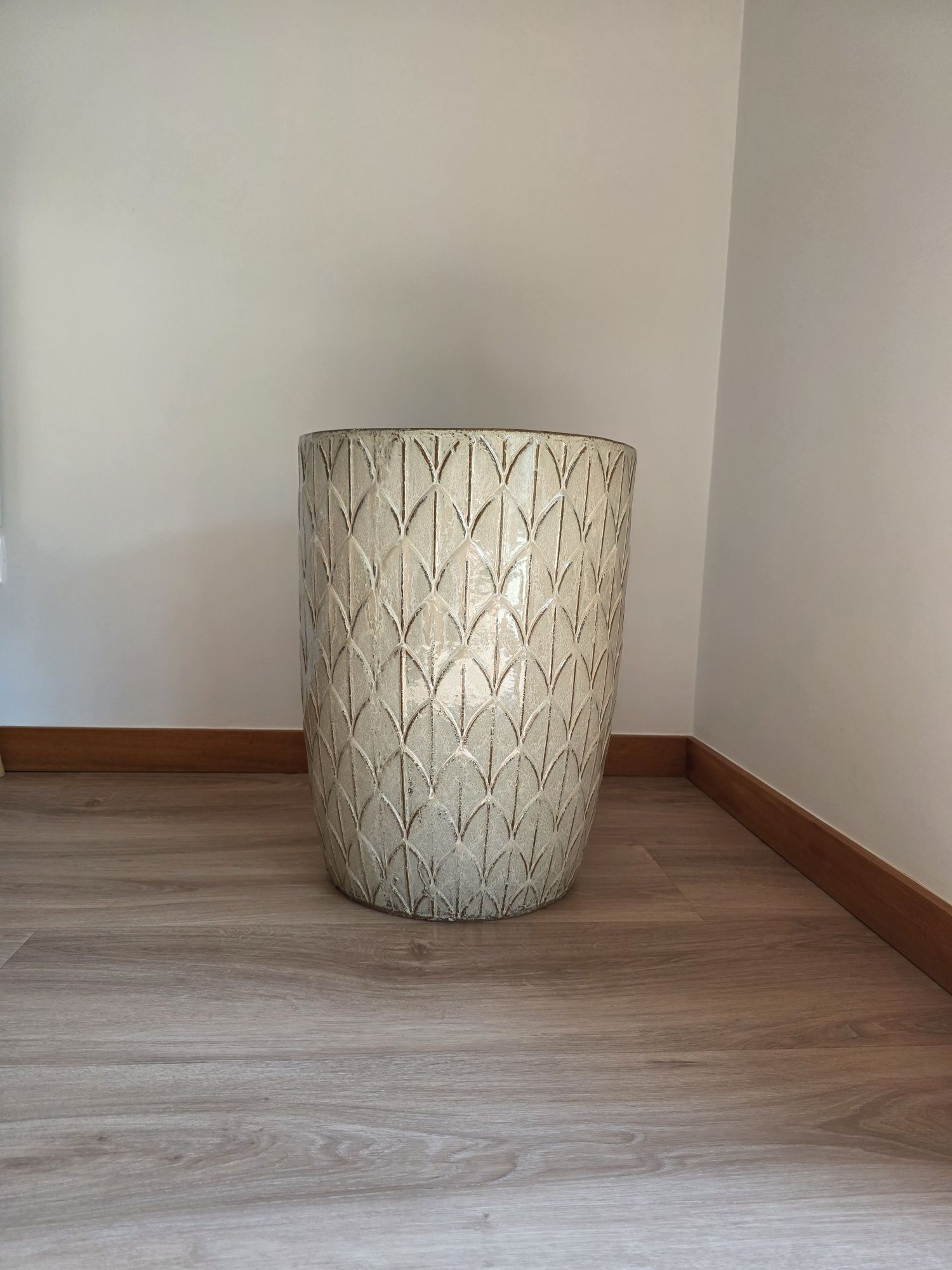 Vendo vaso grande em cerâmica