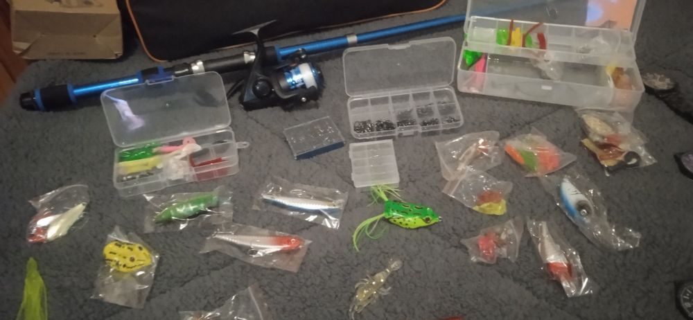 Kit de pesca 1000 anzóis inclui cana de pesca, carreto e anzóis 1000