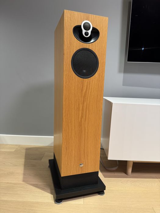 Kolumny Linn Majik Isobarik