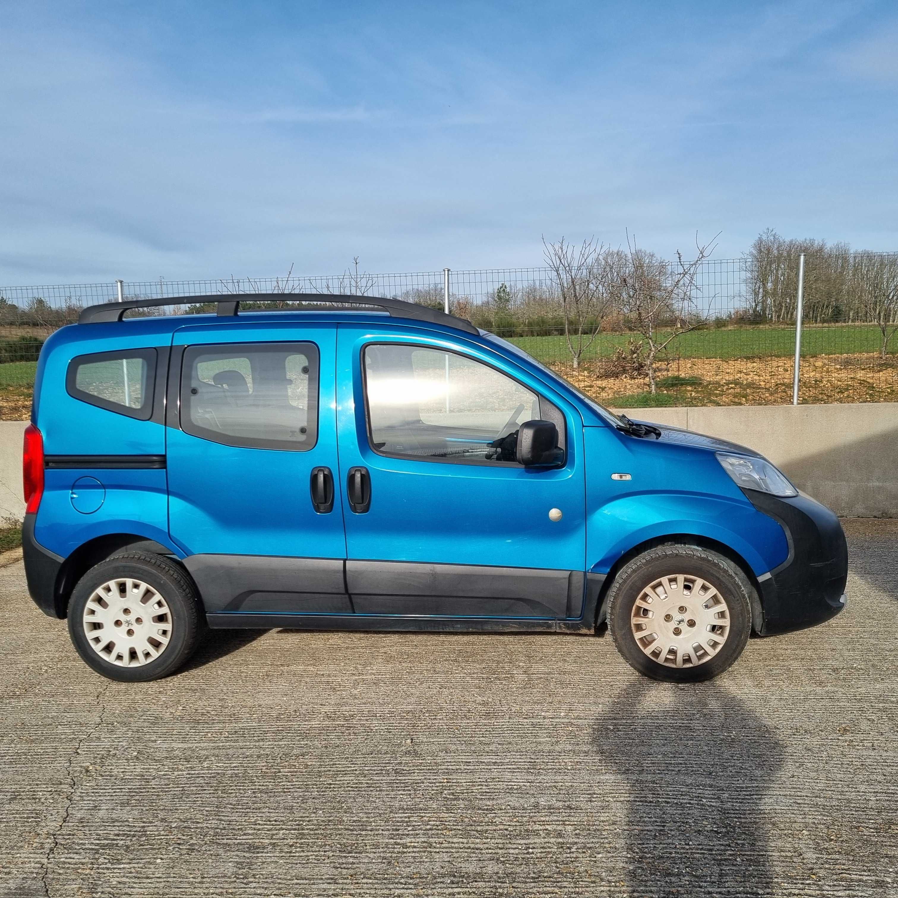 Viatura ligeiro de passageiros Peugeot Bipper