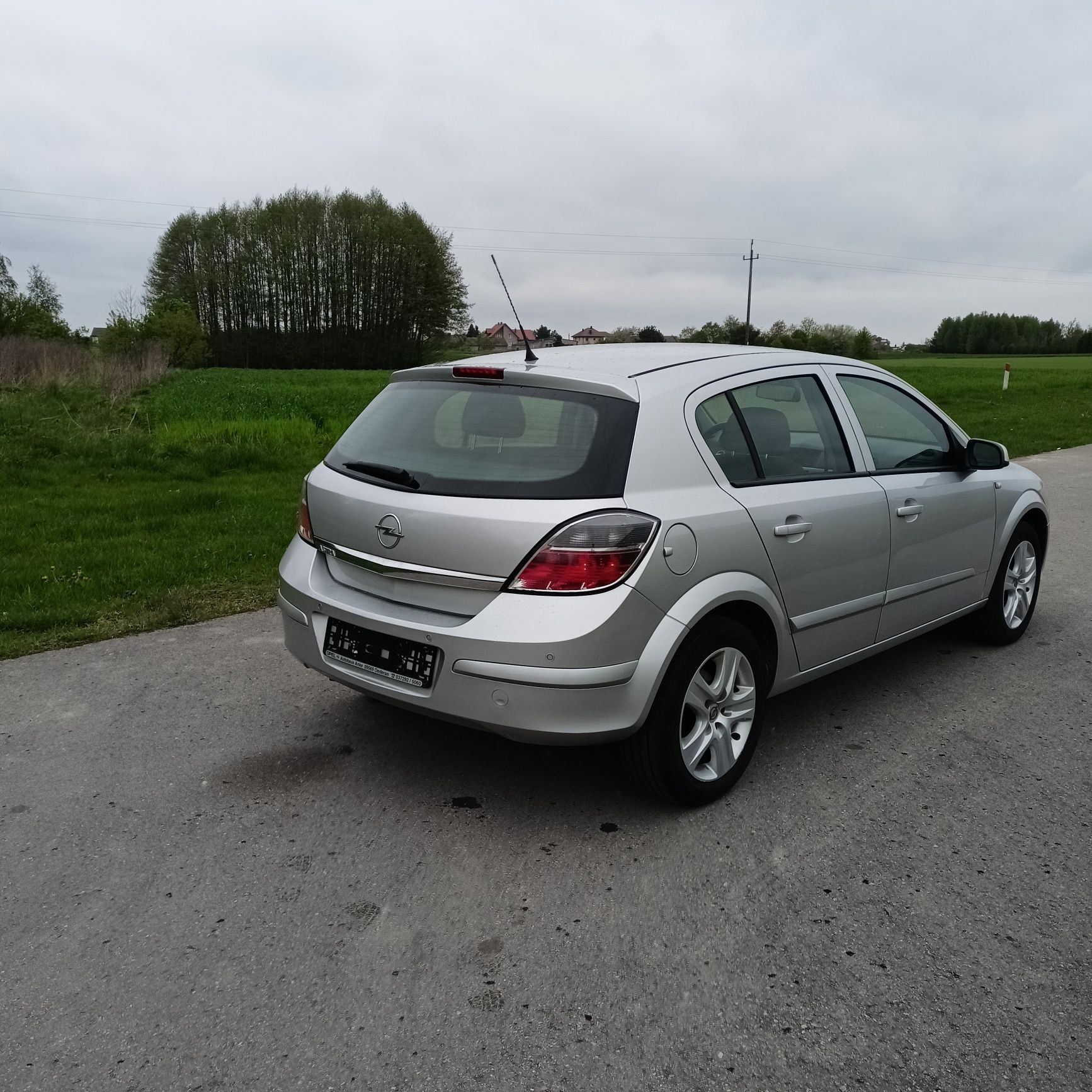 Opel Astra 1.6 benzyna 2009r. 115000km