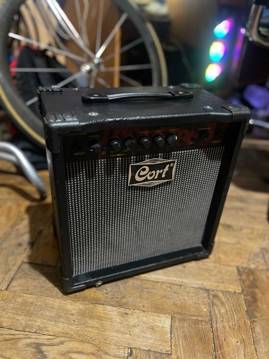 Комбопідсилювач Cort MX15