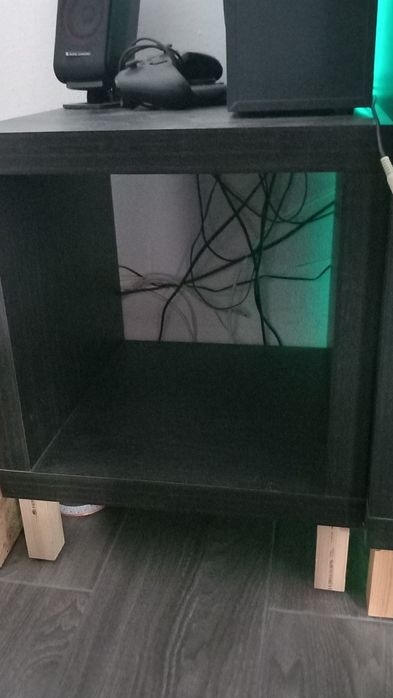 Móvel cubo preto com luzes led