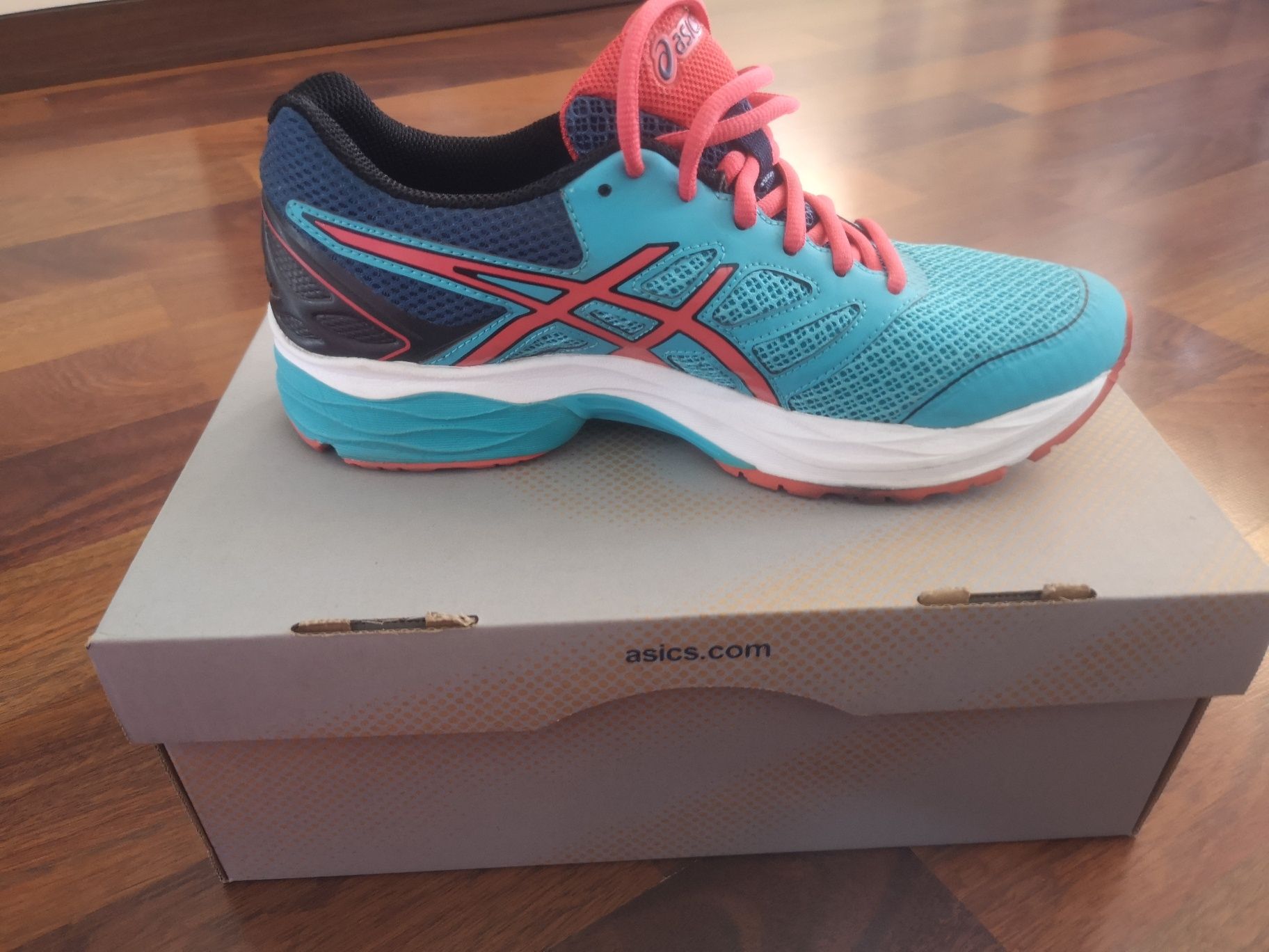 Buty asics rozmiar 39