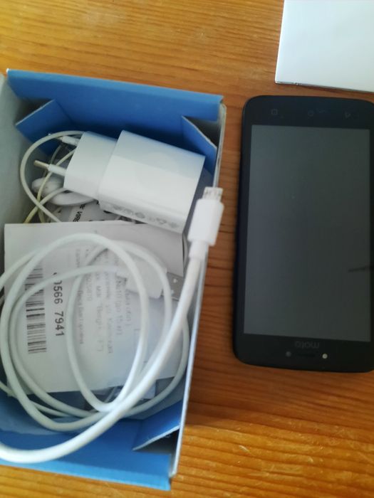 Смартфон Motorola moto C продам
