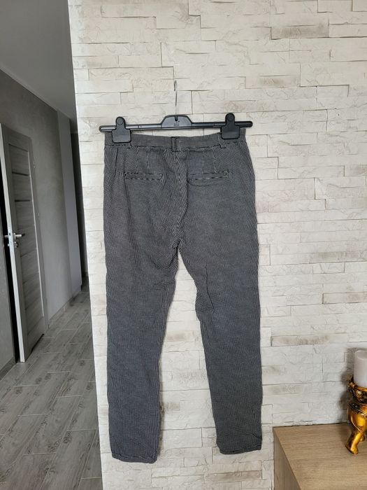 Szaro czarne spodnie w kratkę średni stan proste nogawki Freesia L