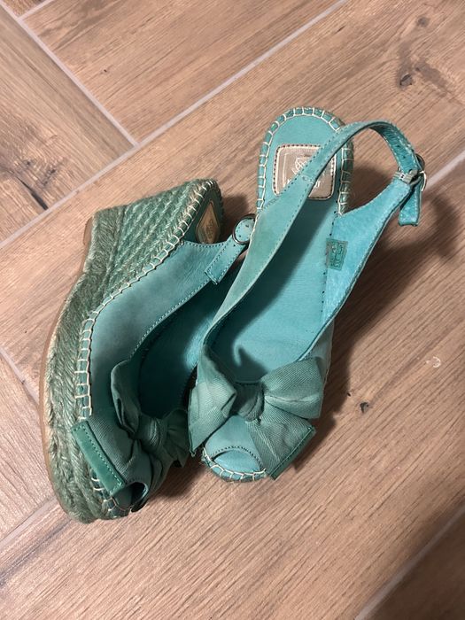 Босоніжки Жіночі сандалі на танкетці 38р