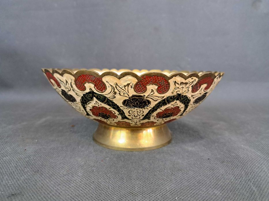 Patera mosiężna w kwiaty