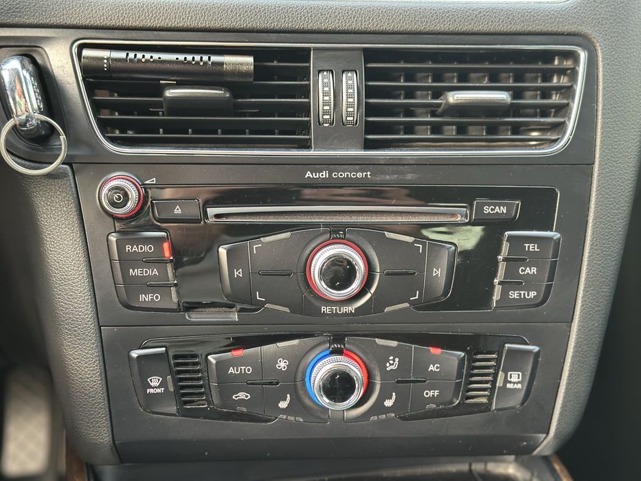 Продам Audi Q5 2012
