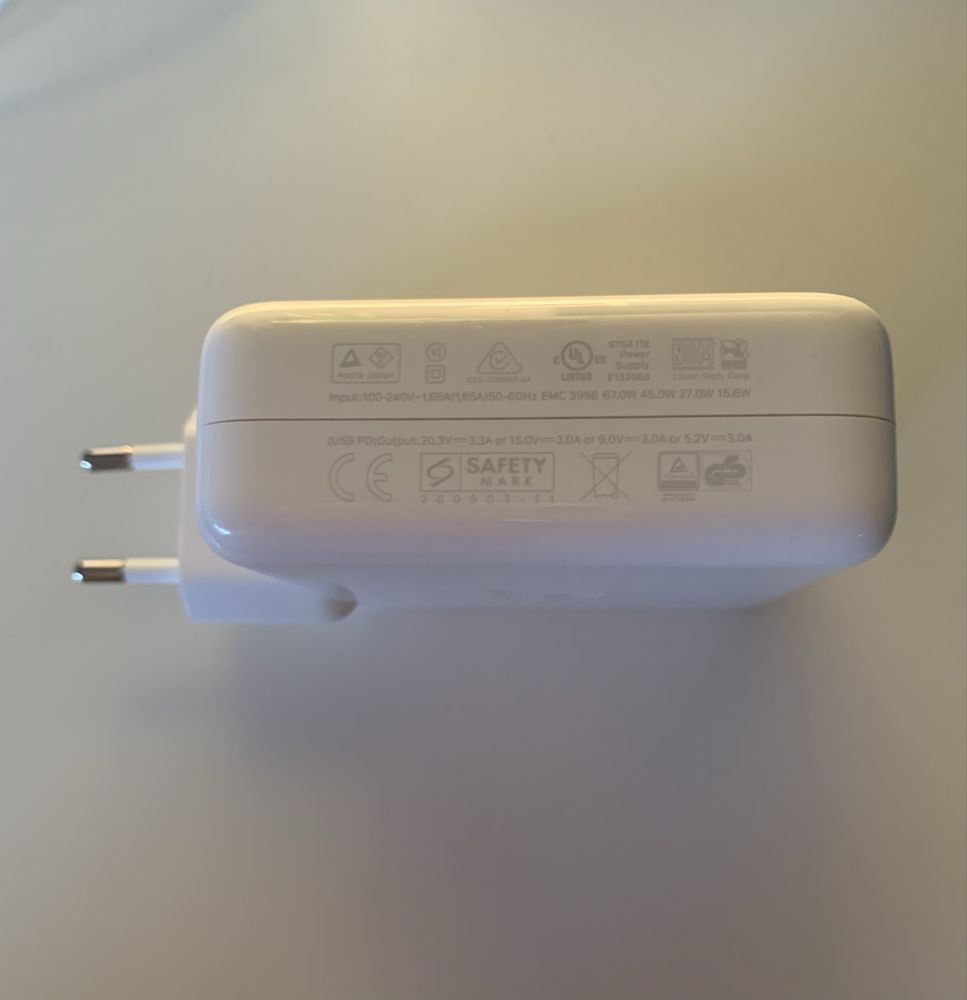 Adaptador de corrente Apple USB-C-67W