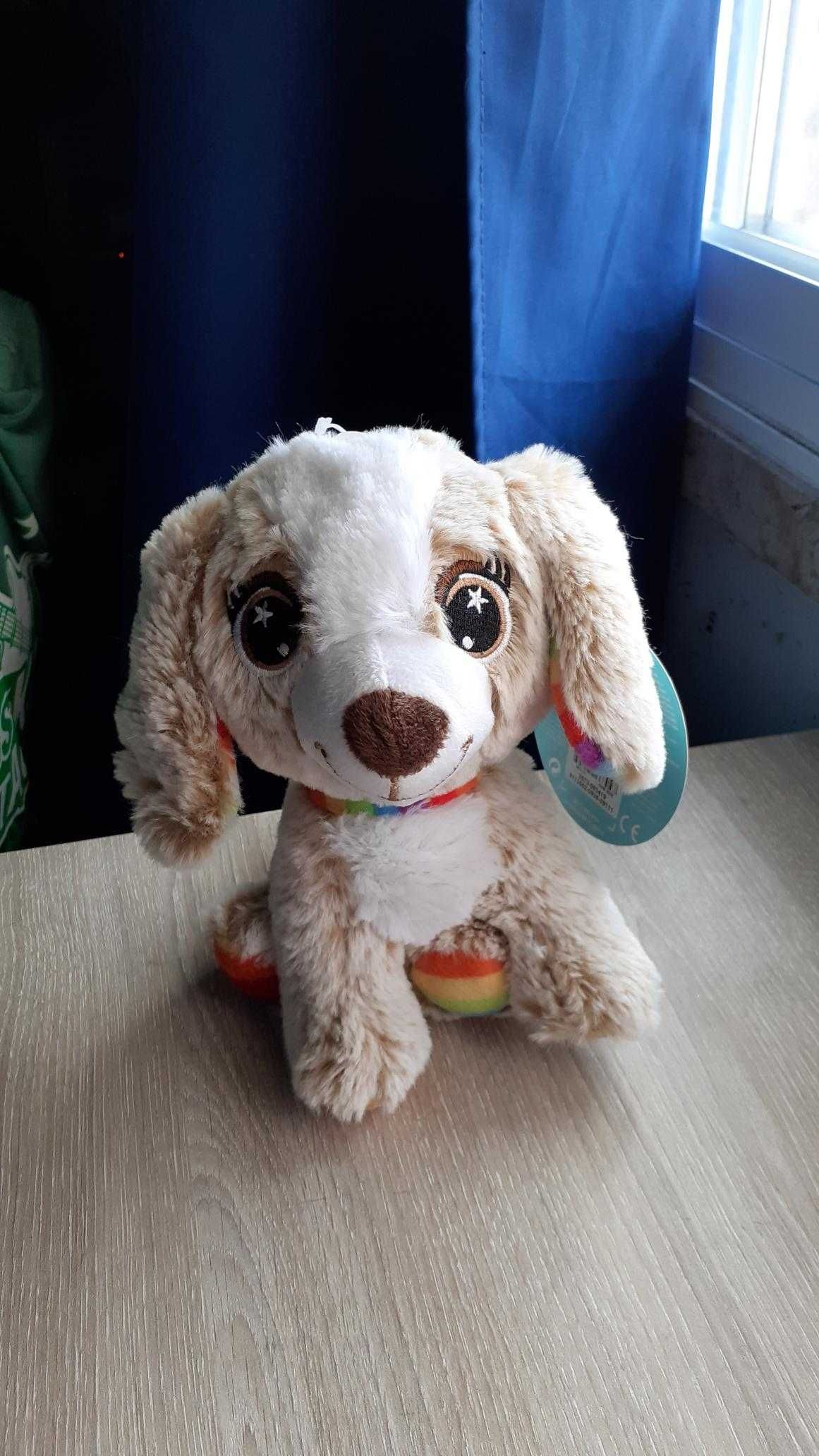 Peluche cão fofo com arco irís NOVO com etiqueta