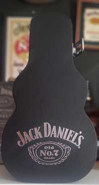 Caixa em forma de guitarra jack daniels