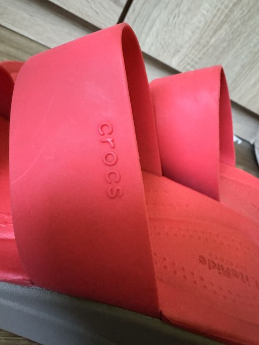 Crocs жіночі босоніжки