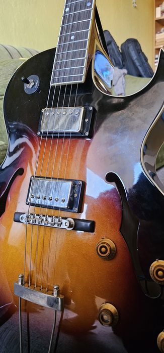 The Loar LH280 hollow body (ES175)