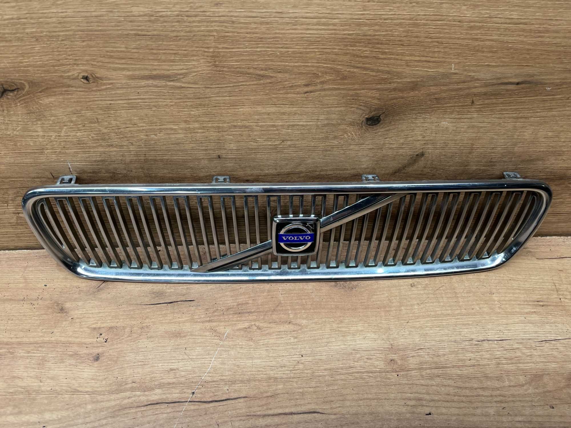 Grill atrapa zderzaka Volvo V50