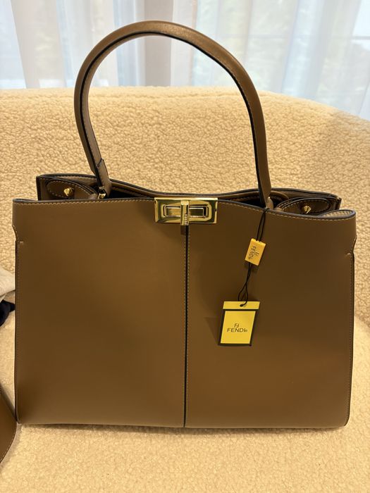 Розкішна нова шкіряна жіноча сумка