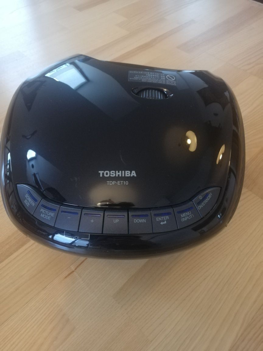 Projektor Toshiba TDP ET 10