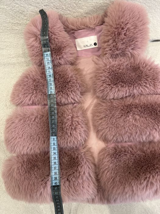 Хутряний жилет на дівчинку