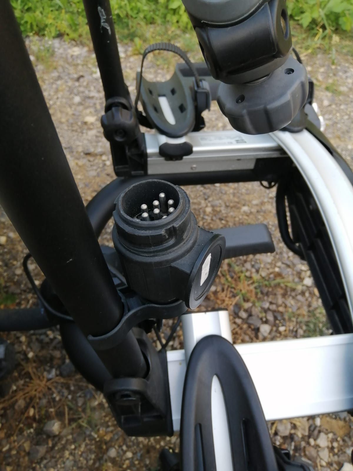 Thule VeloCompact 924 - aluminiowy bagażnik na hak, na 2 rowery.