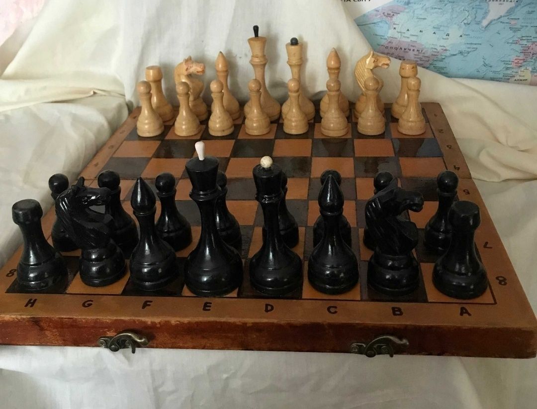 Большие советы деревянные полный комплект шахматы 40х40 см.