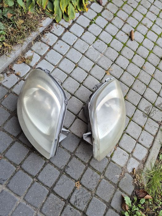 Przednie lampy renault trafick 2005