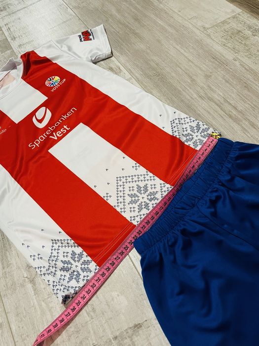 Футбольна спортивна форма костюм на хлопчика 7 8 років