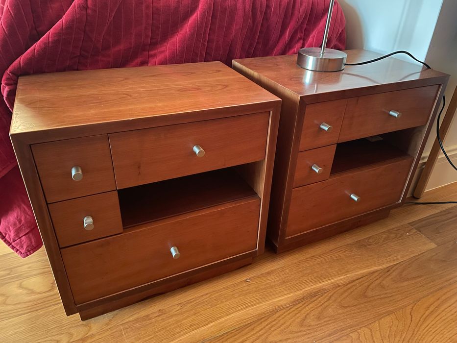 Conjunto camas de solteiro de cerejeira