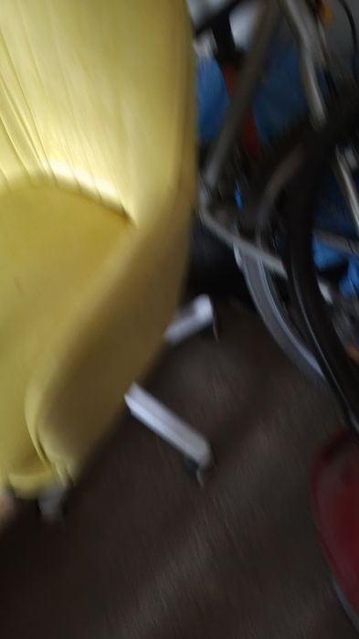 Krzesło obrotowe, żółte