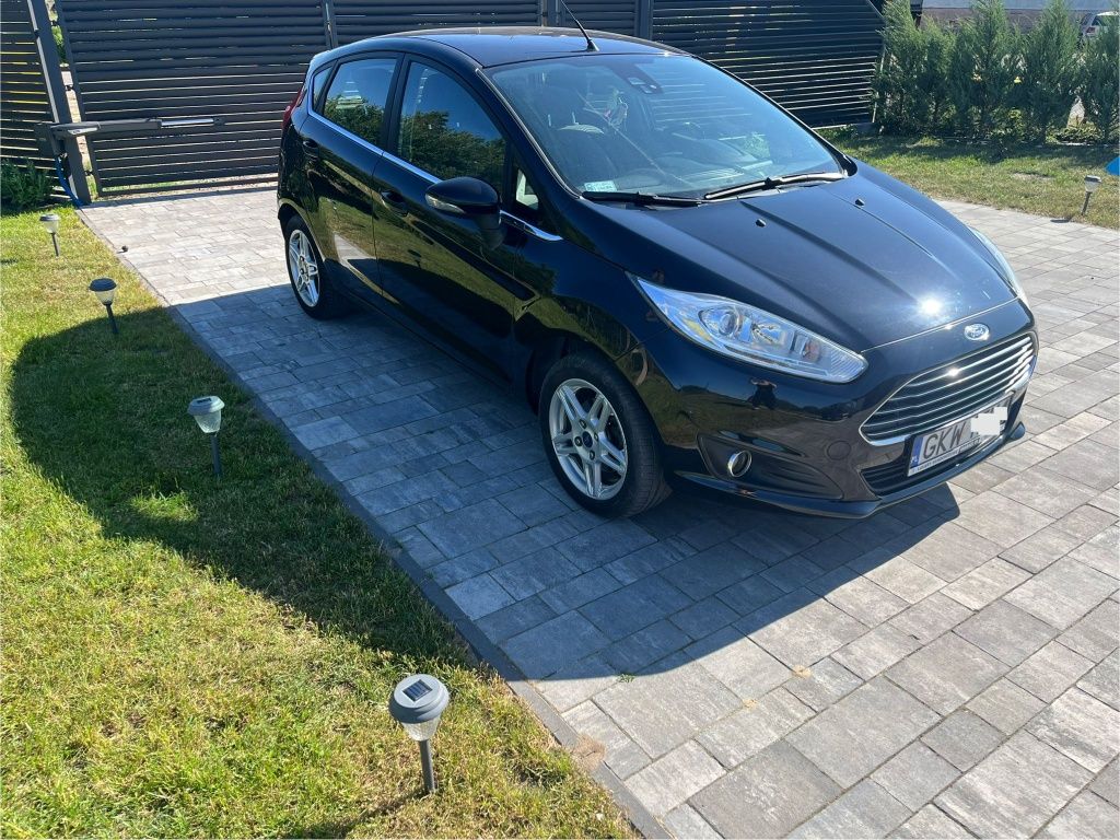 Samochód Ford Fiesta - Rezerwacja