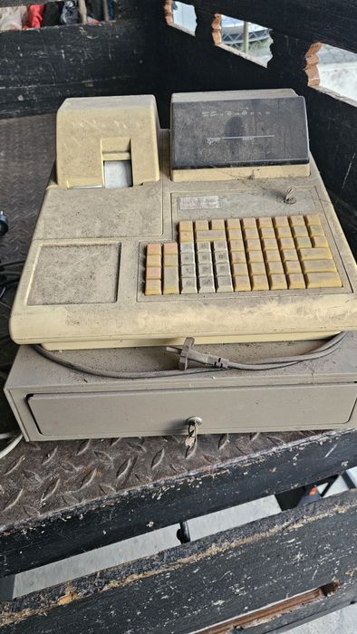 Cx registadora e monitor