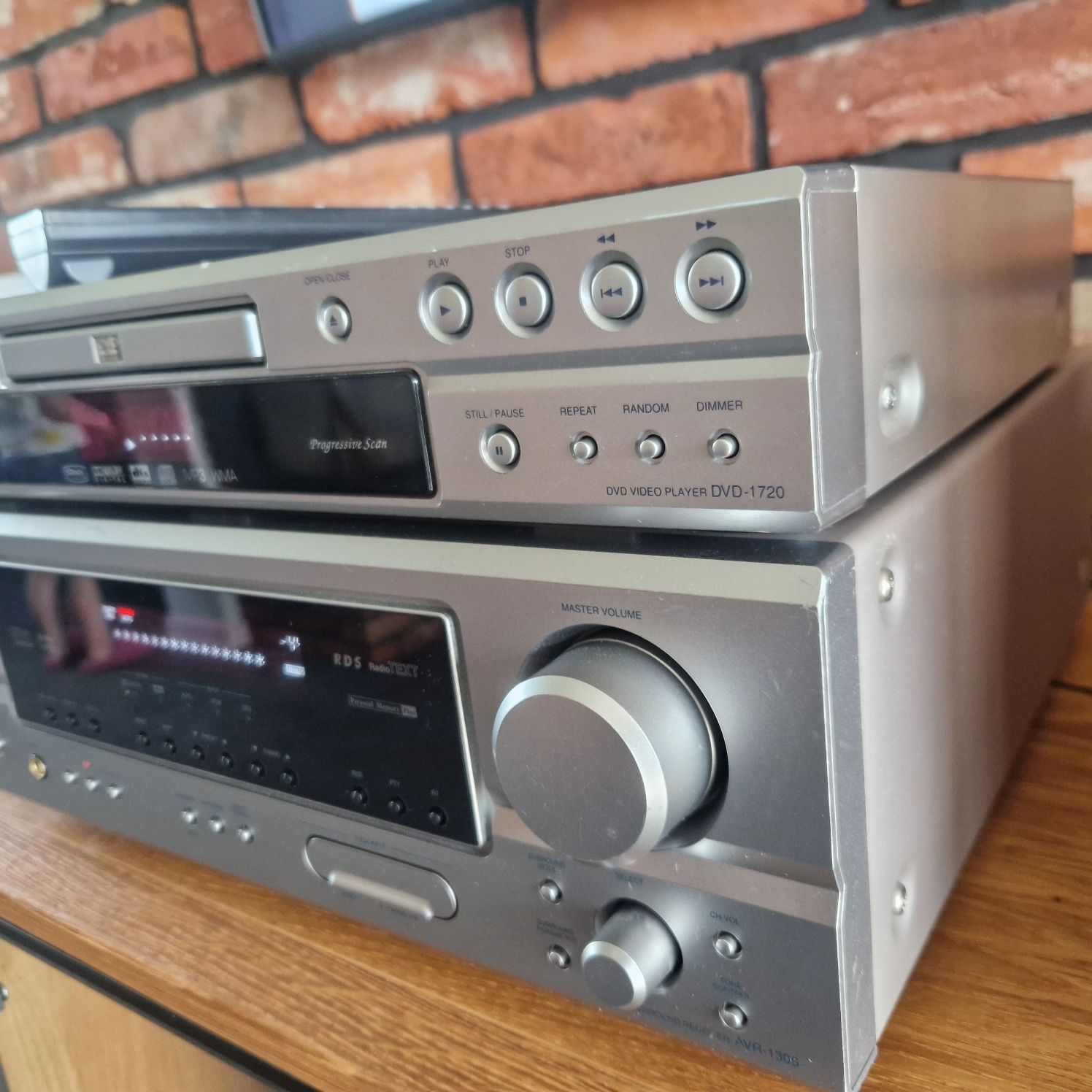 Amplituner denon avr-1306 dvd-1720