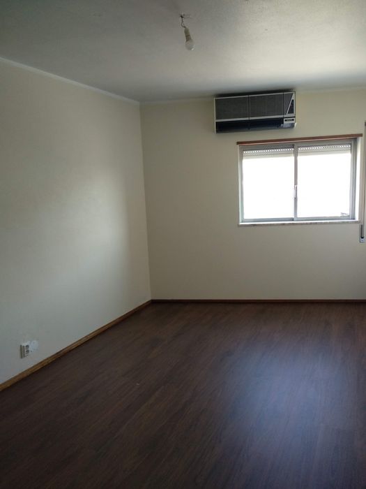 Apartamento T3, com dois WC,  para arrendamento