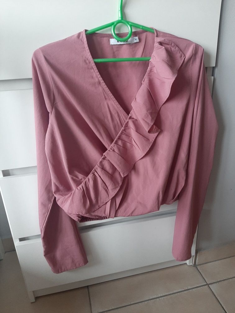 Bluzka NA-KD / bluzka z falbankami / bluzka kopertowa