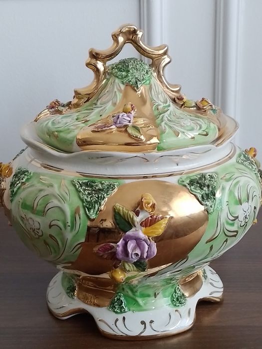 Antiguidade Boleira vintage "Pereiras Valado". Muito antigo.