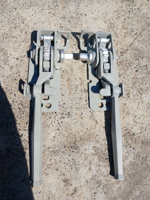 Тріскачка натягу тенту універсальна