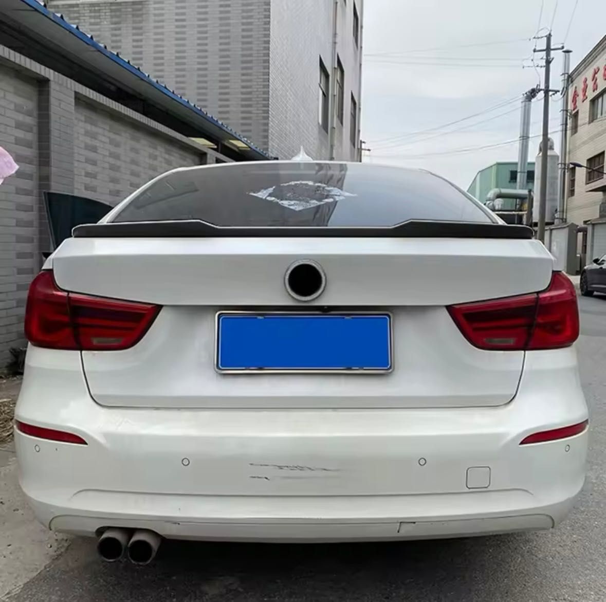 Спойлер на BMW F34 GT бленда антикрыло накладка на багажник ляду