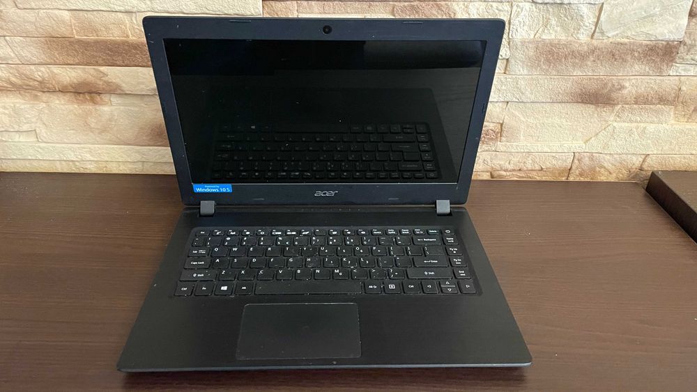 Laptop Acer Aspire A1132, model N17Q4 - uszkodzony