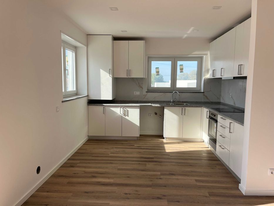 Arrendo Apartamento 3 Assoalhadas