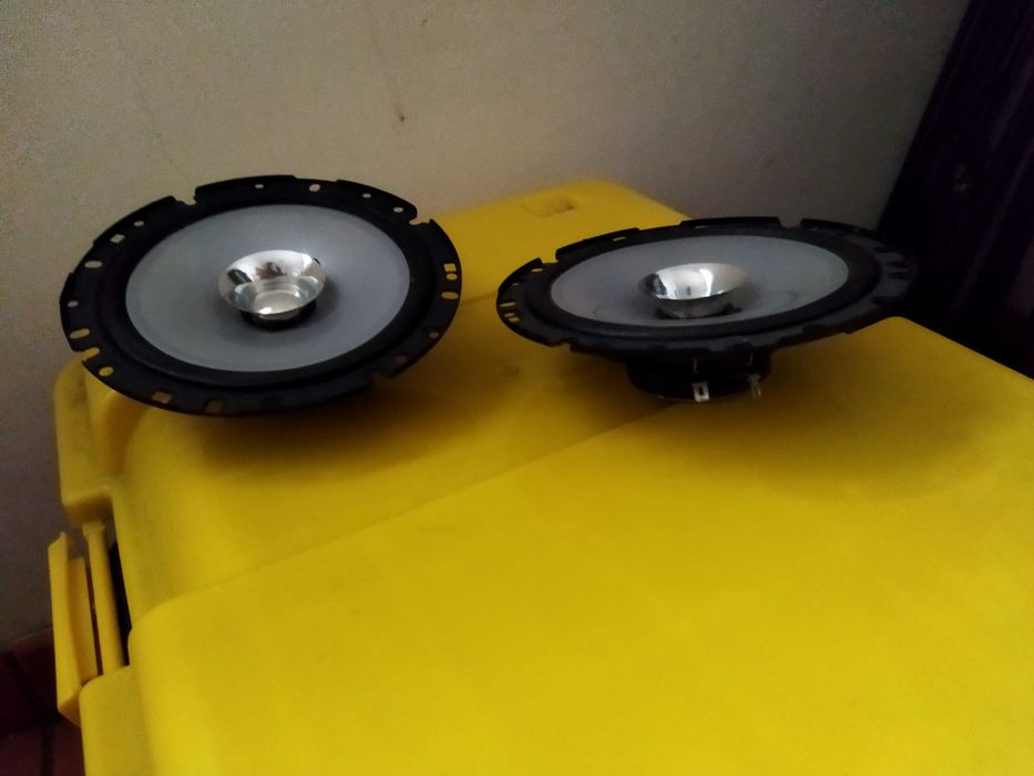 Duas colunas D17cm 300w