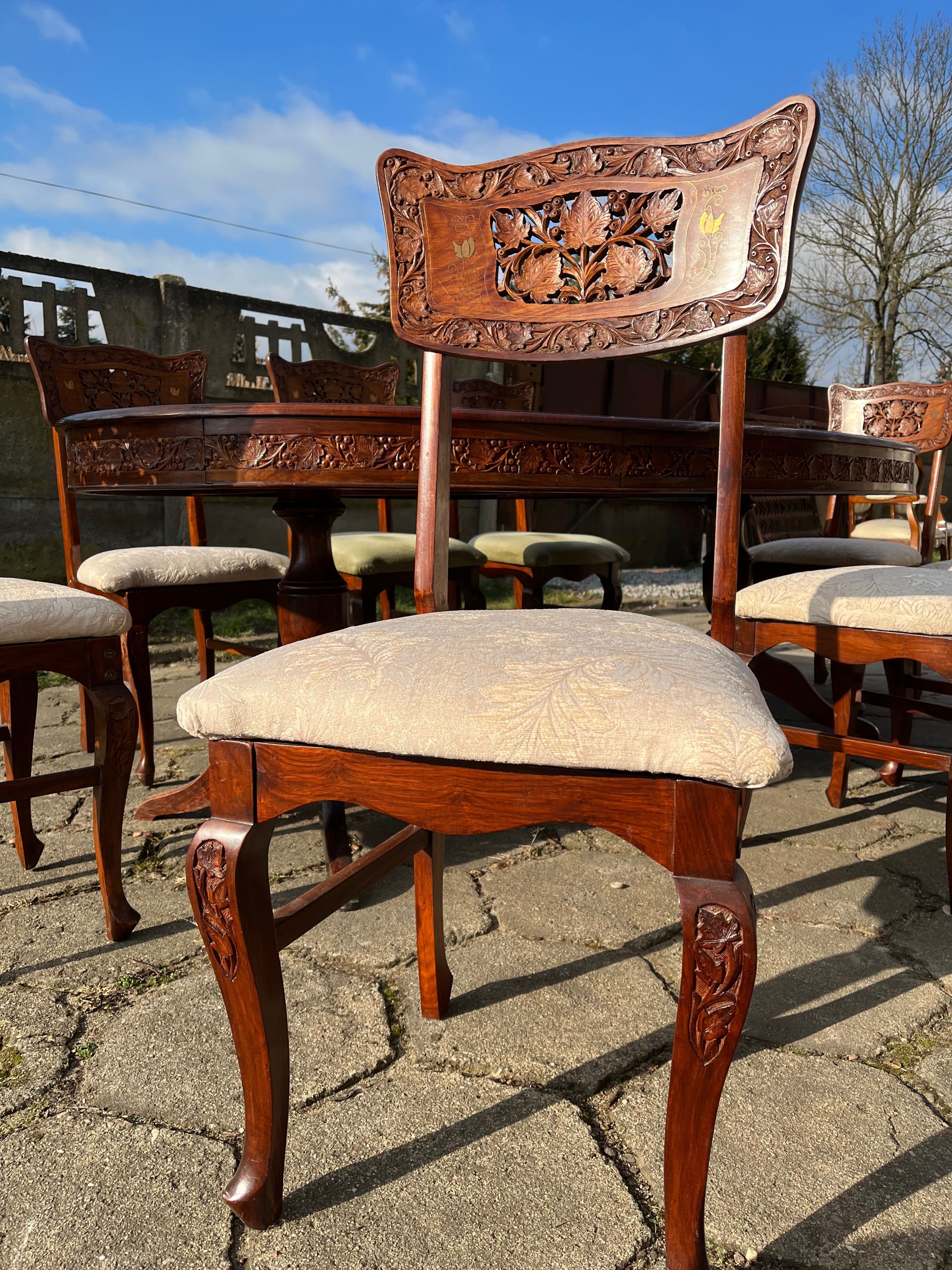 Bogato rzezbiony stół i 8 krzeseł w stylu orientalnym antyk