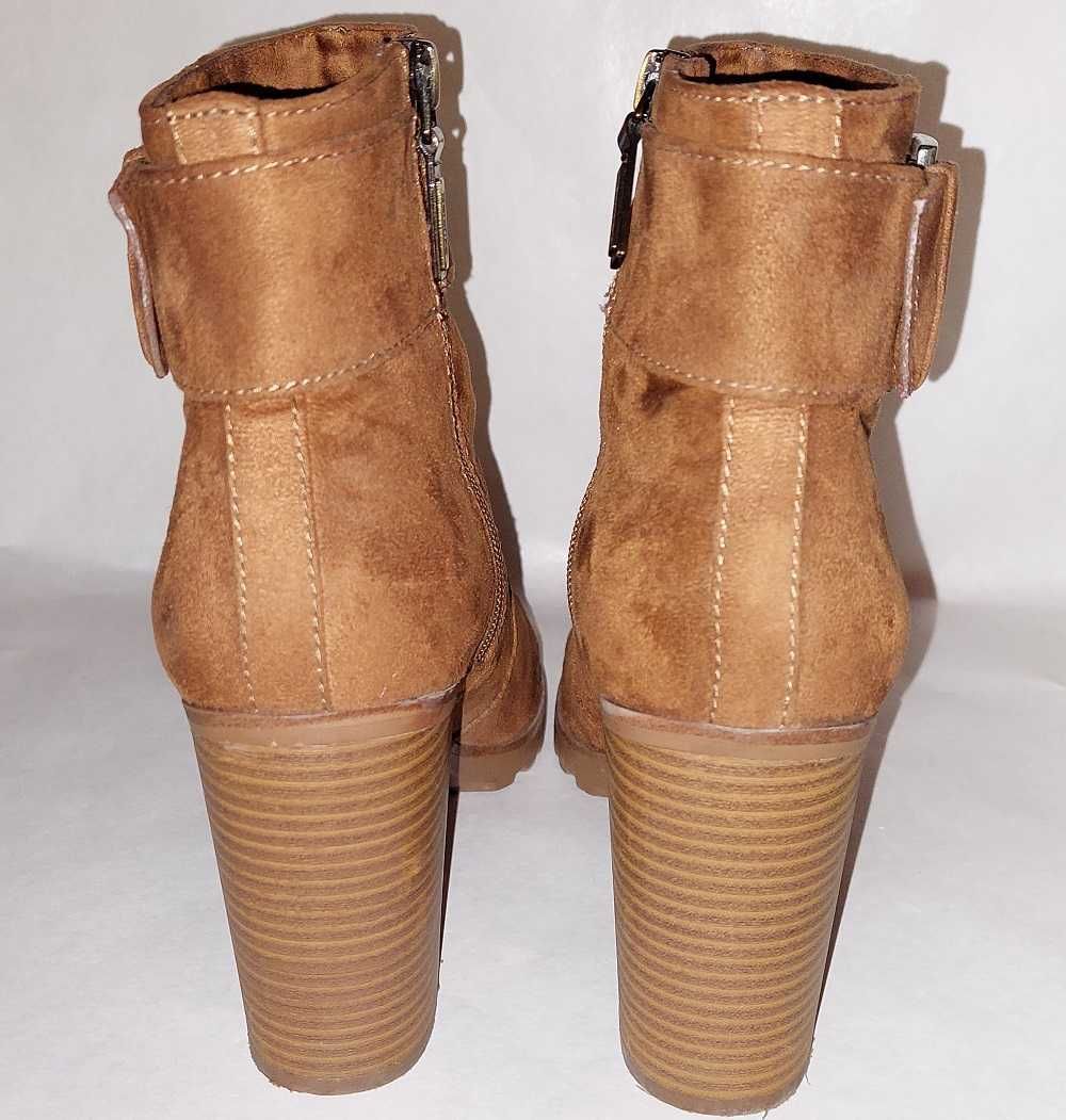 Botas Bershka nº38 Semi Novas