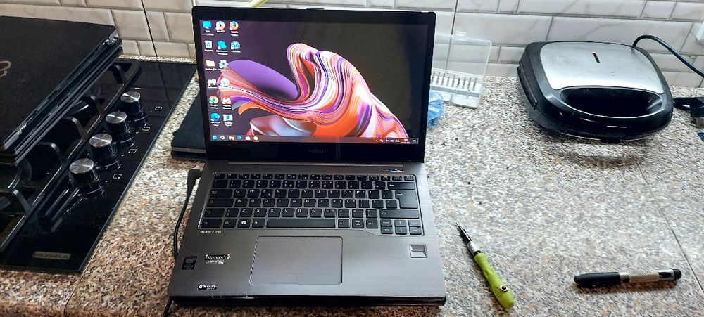 Fujitsu simens u904 і5 4300u 6gb ram 500gb ssd пошкоджений сенсор