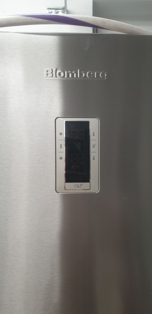 Lodówka Blomberg KND 9861 X z zamrażalnikiem dolnym