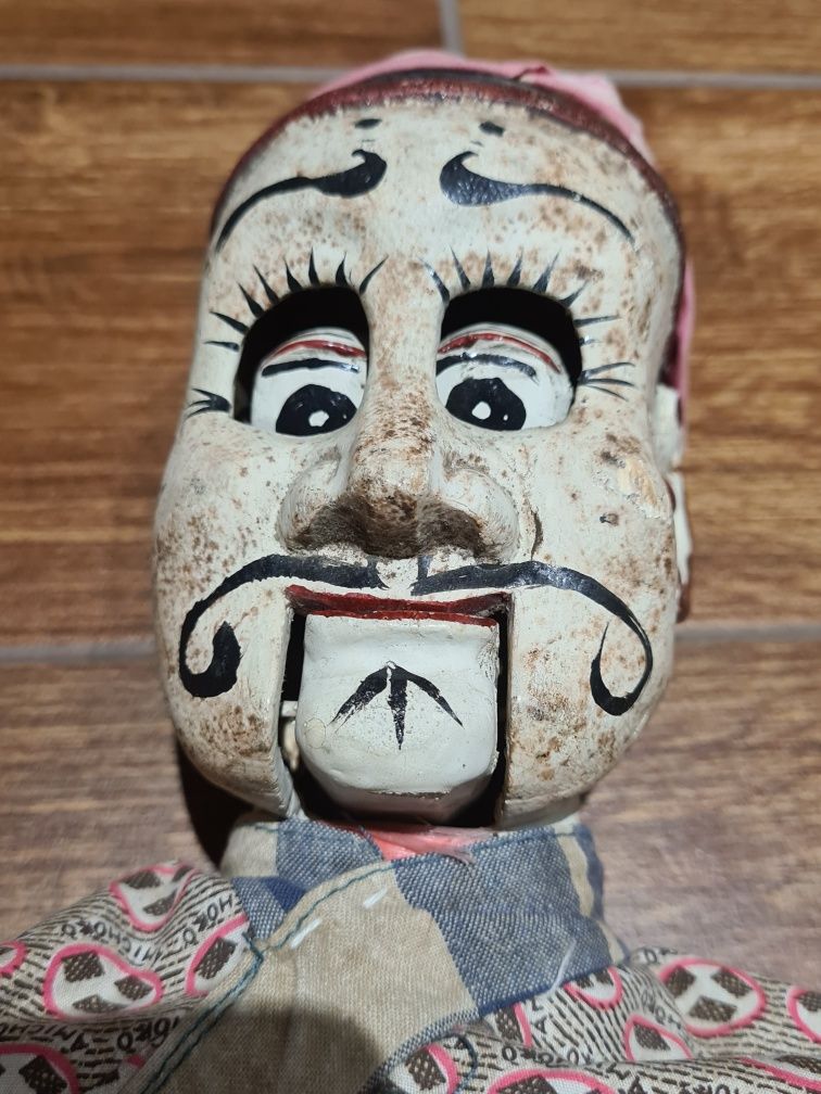 Stara marionetka, kukiełka, pacynka drewniana, antyk