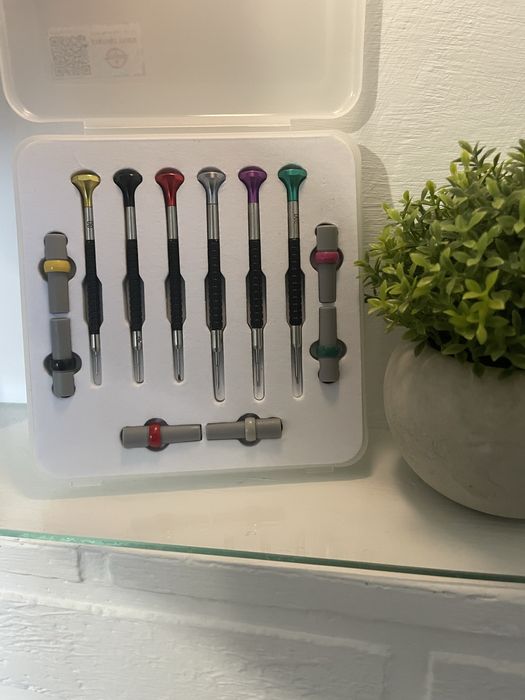 Професійний набір викруток для ремонту годиників