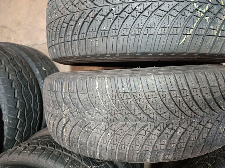 Opony wielosezonowe 235 65 R16C GoodYear