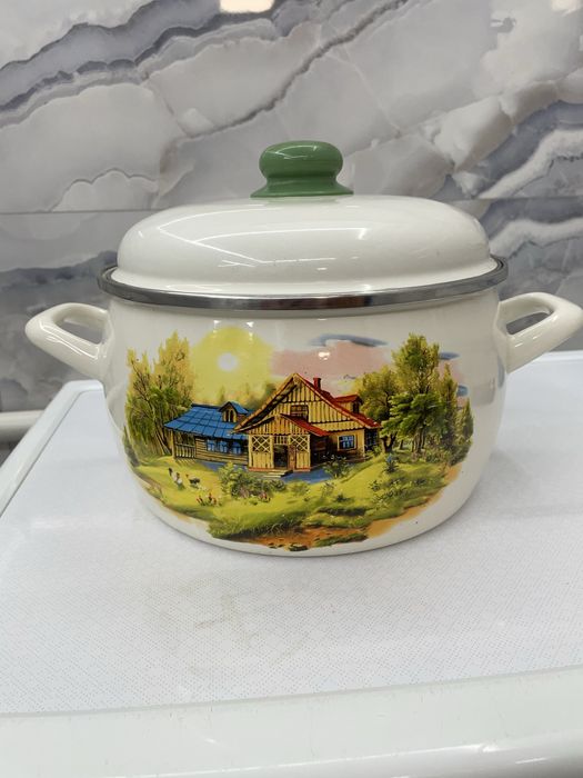 Кастрюля емальована