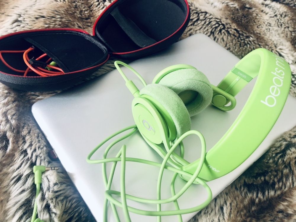 Beats by dr mixr green