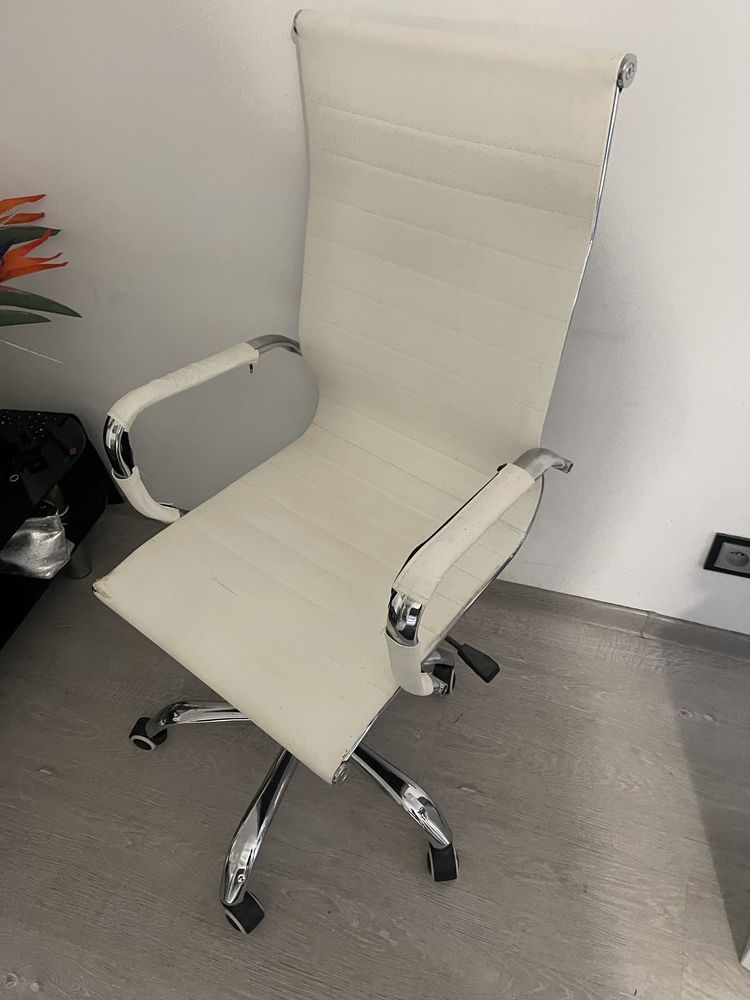 Krzeslo biurowe obrotowe jak nowe