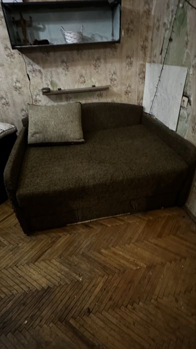 Диван двухспальный